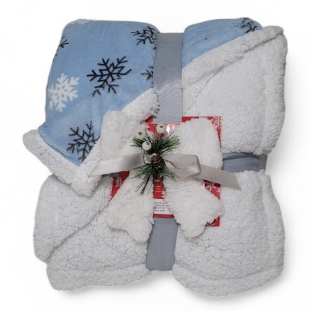 🎁 Snowflake Sherpa Throw Blanket